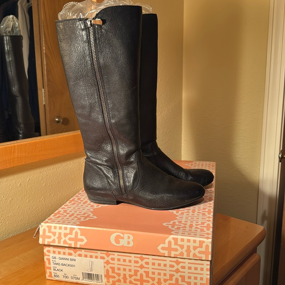 Gianni Bini Black leather boots size 7